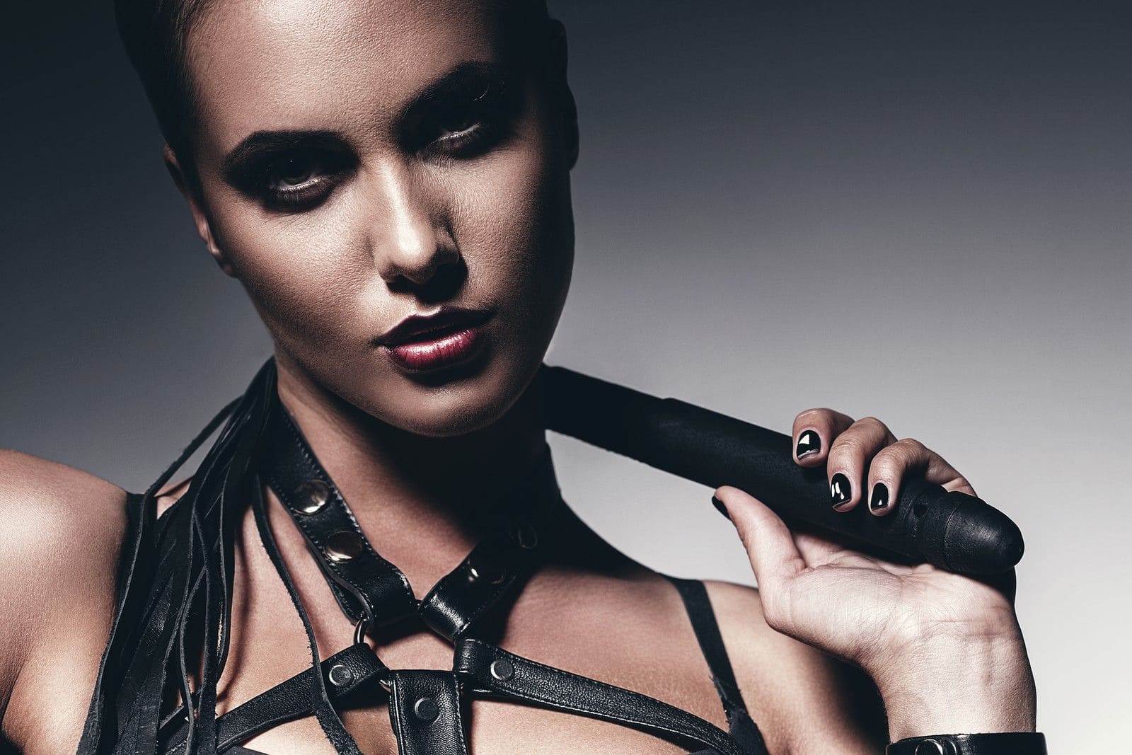 Indian woman confident in BDSM chat